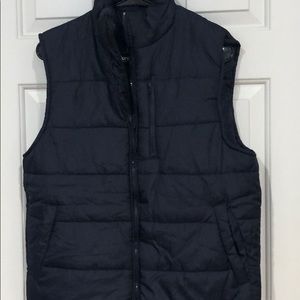 Men’s navy puffer vest